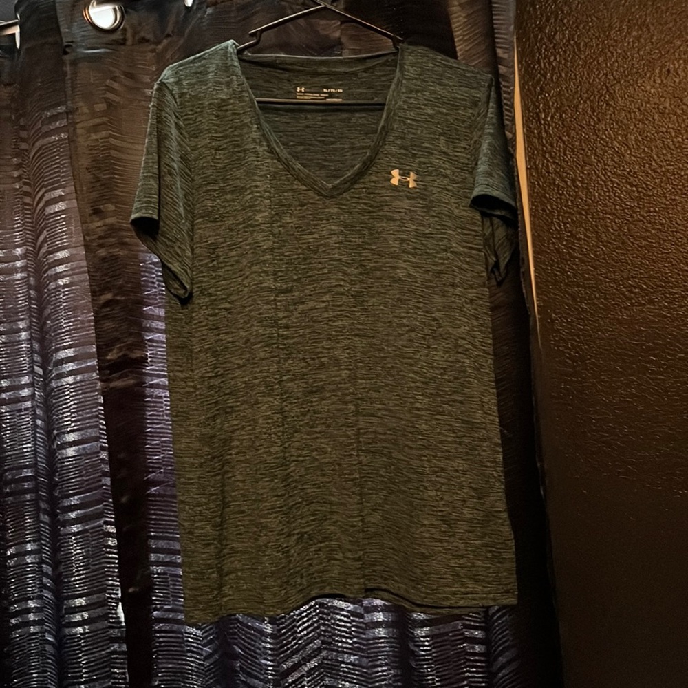 XL Blue women’s cut v-neck loose fit t-shirt